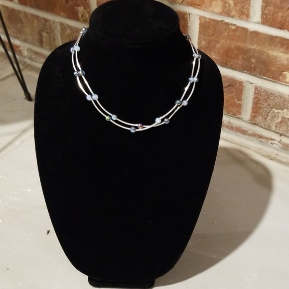 Silver and Crystal Necklace - Picture 2 of 7